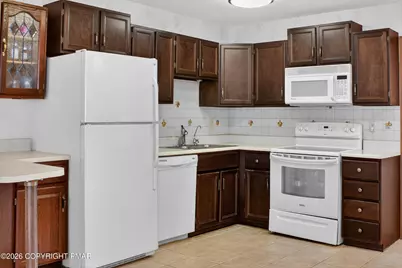  211 Falls Circle, Bushkill, PA 18324 - Photo 3