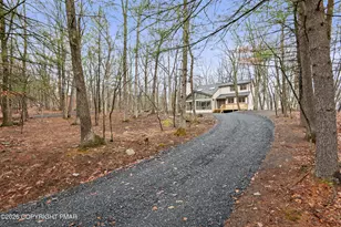 4106 Sycamore Ln, East Stroudsburg, PA 18301 - Photo 5