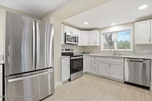 209 Keller Dr, Stroudsburg, PA 18360 - Photo 9