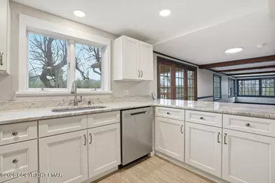  209 Keller Drive, Stroudsburg, PA 18360 - Photo 7