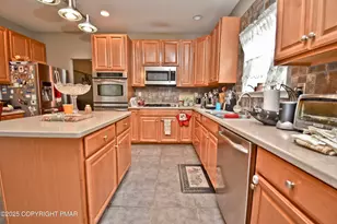 395 Shawnee Valley Dr, East Stroudsburg, PA 18302 - Photo 9