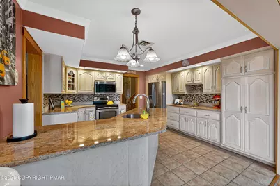  219 Lake Scranton Road, Scranton, PA 18505 - Photo 7