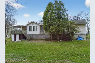  811 Hawthorne Lane, Pen Argyl, PA 18072 - Photo 13