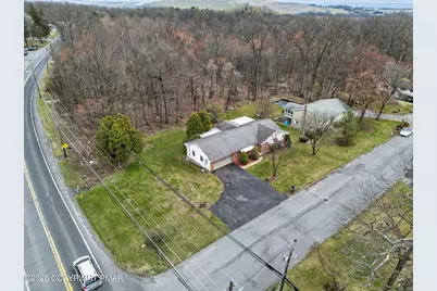  811 Hawthorne Lane, Pen Argyl, PA 18072 - Photo 9