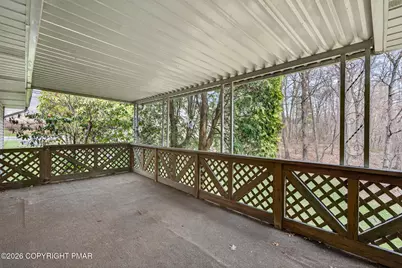  811 Hawthorne Lane, Pen Argyl, PA 18072 - Photo 15