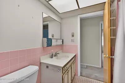  811 Hawthorne Lane, Pen Argyl, PA 18072 - Photo 45