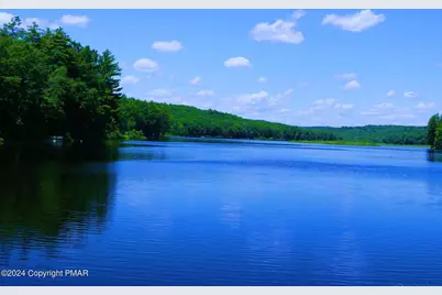  390 Creek Court, Hawley, PA 18428 - Photo 3