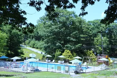  390 Creek Court, Hawley, PA 18428 - Photo 5