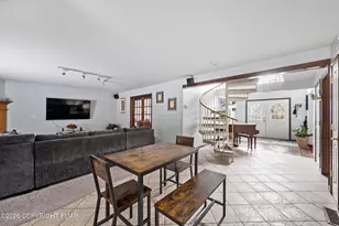 137 Old Kettle Ct, Stroudsburg, PA 18360 - Photo 9