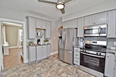  621 Garibaldi Avenue, Roseto, PA 18013 - Photo 11
