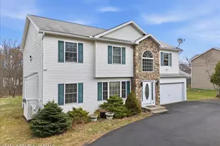 2431 Grey Birch Ln, Long Pond, PA 18334 - Photo 7