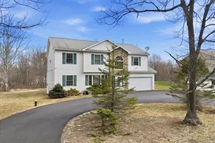 2431 Grey Birch Ln, Long Pond, PA 18334 - Photo 3