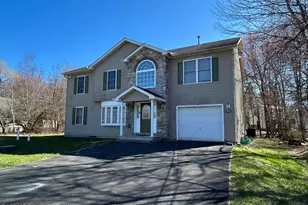 960 Cricket Ln, Long Pond, PA 18334 - Photo 1