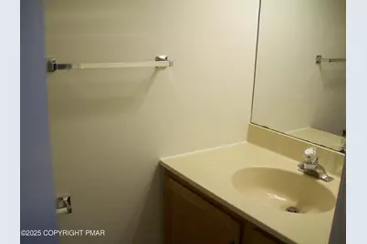  124 Eaglesmere Circle #20, East Stroudsburg, PA 18301 - Photo 11