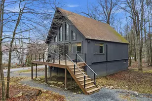 6020 Boardwalk Dr, Tobyhanna, PA 18466 - Photo 1