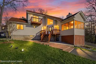 110 Bexhill Ct, Bushkill, PA 18324 - Photo 1