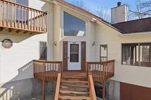 110 Bexhill Ct, Bushkill, PA 18324 - Photo 5