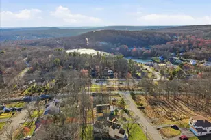 110 Bexhill Ct, Bushkill, PA 18324 - Photo 15