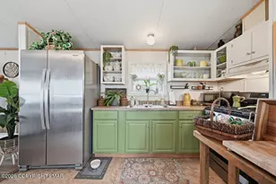 180 Bartion Ct, Bartonsville, PA 18321 - Photo 3