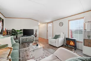 180 Bartion Ct, Bartonsville, PA 18321 - Photo 11