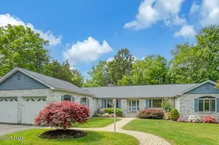 30 Briarleigh Dr, East Stroudsburg, PA 18301 - Photo 1