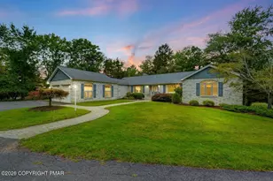 30 Briarleigh Dr, East Stroudsburg, PA 18301 - Photo 3