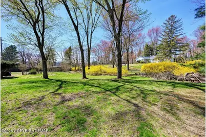  296 E Broad Street, East Stroudsburg, PA 18301 - Photo 9