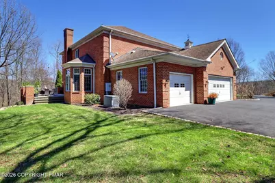  110 Mountain View Place, East Stroudsburg, PA 18302 - Photo 7