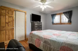 4043 Manor Dr, Stroudsburg, PA 18360 - Photo 17