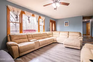 4043 Manor Dr, Stroudsburg, PA 18360 - Photo 3