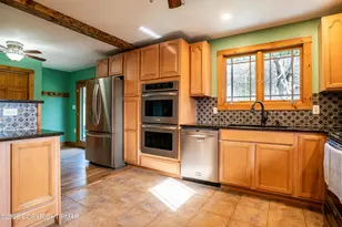 4043 Manor Dr, Stroudsburg, PA 18360 - Photo 7