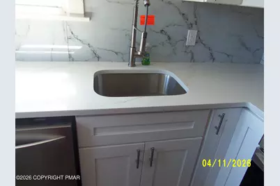  432 S Edwards Court, Scranton, PA 18504 - Photo 5