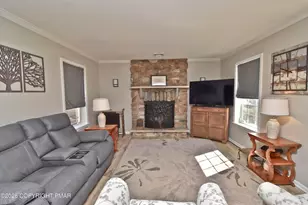 624 Marion Ln, Brodheadsville, PA 18322 - Photo 3