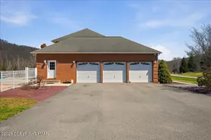 2506 Red Fox Ln, Stroudsburg, PA 18360 - Photo 55