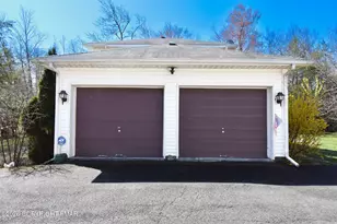 2570 Country Club Dr, Tobyhanna, PA 18466 - Photo 3