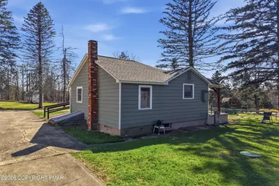  304 Drinker Turnpike, Covington Township, PA 18424 - Photo 5