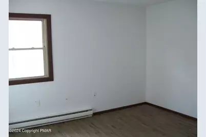  8062 Red Squirrel Dr Drive, Tobyhanna, PA 18466 - Photo 5