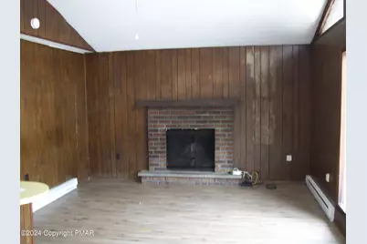  8062 Red Squirrel Dr Drive, Tobyhanna, PA 18466 - Photo 3