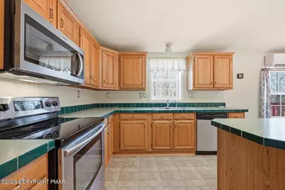  3124 Bluebird Drive, Bushkill, PA 18324 - Photo 5