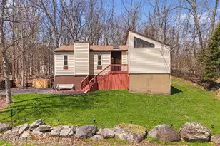 110 Sundew Dr, East Stroudsburg, PA 18301 - Photo 1