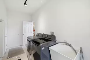 290 W Lakeview Rd, Lackawaxen, PA 18435 - Photo 25