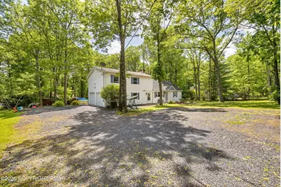  1106 Lakeside Drive, Effort, PA 18330 - Photo 5