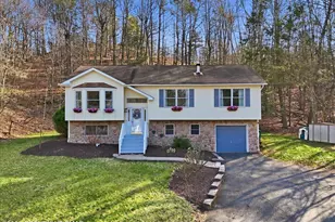 219 Highland Dr, Stroudsburg, PA 18360 - Photo 7