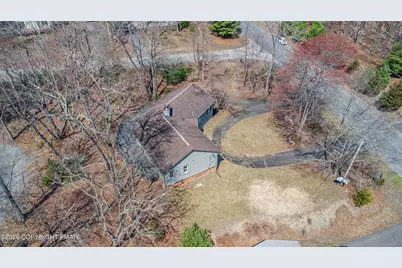  1093 Lancaster Drive, Bushkill, PA 18324 - Photo 5
