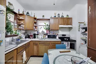 39 Lackawanna Ave, East Stroudsburg, PA 18301 - Photo 11