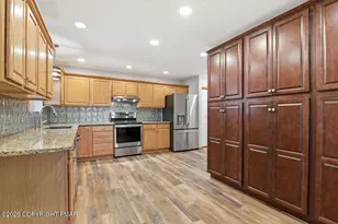 324 Eastshore Dr, East Stroudsburg, PA 18301 - Photo 15