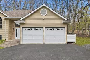 324 Eastshore Dr, East Stroudsburg, PA 18301 - Photo 53