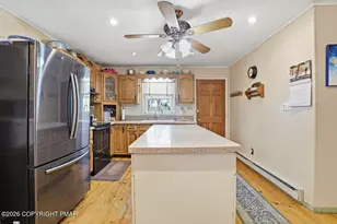 3116 Woodland Ct, Bushkill, PA 18324 - Photo 3