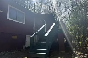 130 E Lakeview Dr, Dingmans Ferry, PA 18328 - Photo 3