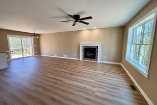 330 Coach Dr, Tobyhanna, PA 18466 - Photo 5